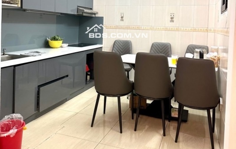 Tôn Thất Tùng: Nhà 5 tầng, căn góc, nội thất đẹp sẵn ở, 1phút ra phố, an ninh cao, 40m2, 9.5tỷ